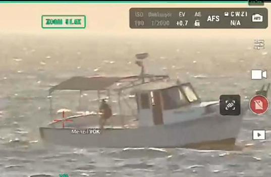 İzmir'de trol avcılığına kapalı sahada avlanan tekne dron ile tespit edilip, yasal işlem başlatıldı