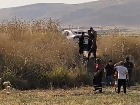 Mardin’de otomobil tarlaya uçtu: 4 yaralı