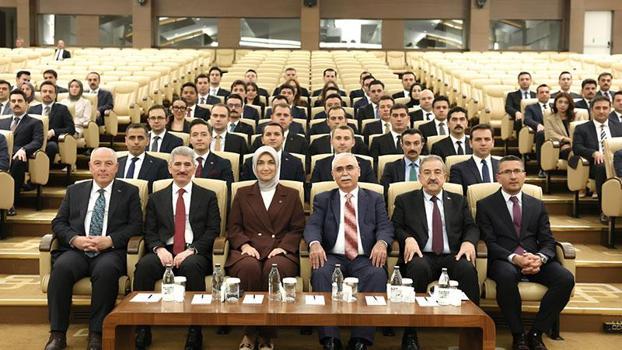 Anayasa Mahkemesi Başkanı Kadir Özkaya 111. dönem kaymakam adaylarıyla bir araya geldi