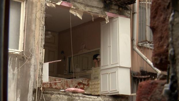 Şişli’de binanın duvarı çöktü; mahalleli deprem oldu zannetti