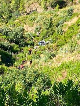 Antalya'da kamyonet, uçuruma yuvarlandı; aynı aileden 5 kişi öldü, 2 yaralı