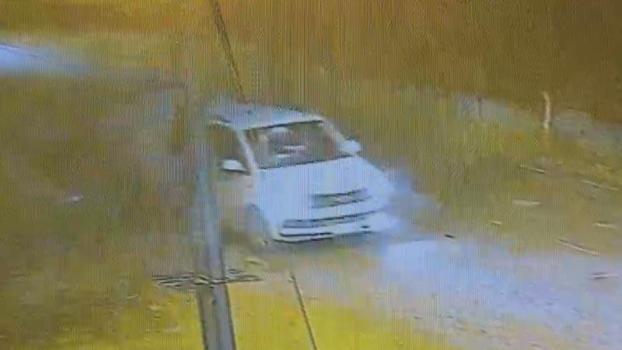 Arnavutköy'de minibüsün çarptığı kadın öldü, eşi ve yeğeni yaralandı; kaza kamerada