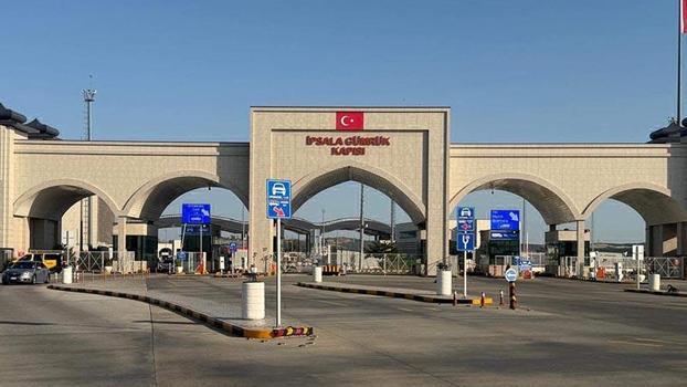 Yunanistan'a açılan sınır kapılarında giriş ve çıkışlar durdu