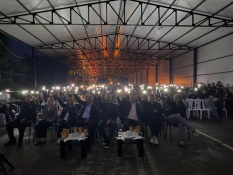 Gezen sinema Çamardı’da vatandaşlarla buluştu