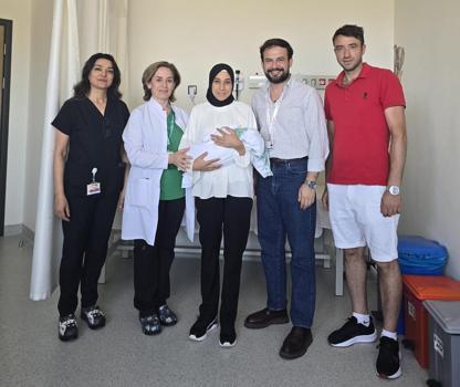 Bursa Şehir Hastanesi'nde anne karnındaki bebek, başarılı ameliyat ile yaşama döndü