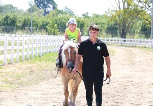 Armutköy Atlı Spor Tesisi kapılarını açtı