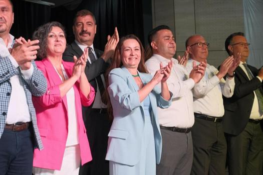 Manisa Büyükşehir Belediye Başkanı Dutlulu ile 14 ilçe belediye başkanı, Yeni Parti'ye katıldı