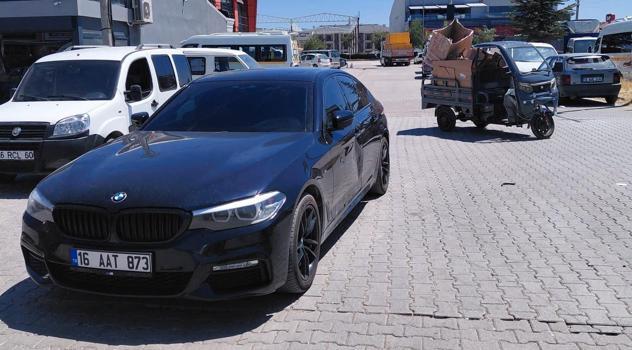 Otomobil ile triportör çarpıştı: 1 yaralı