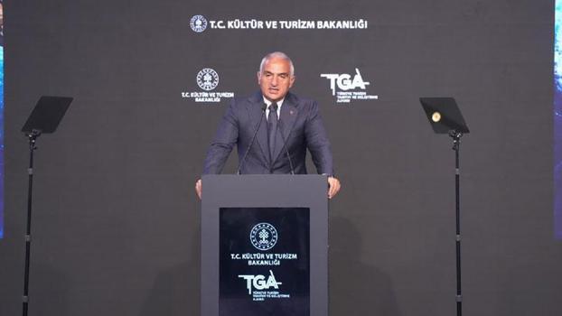 Bakan Ersoy: Turizm geliri ilk 6 ayda 25 milyar 746 milyon dolar oldu