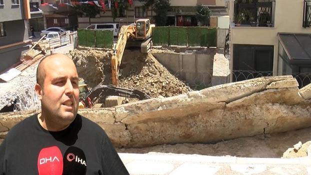 Kağıthane’de iş makinesi yan binanın balkonunu yıktı: Ev sahibi 'Deprem oluyor zannettik'
