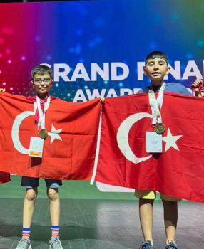 Ali ve Sidar, STEM Olimpiyatları'nda matematikte dünya şampiyonu oldu