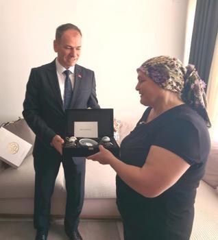 Kıbrıs Barış Harekatı'nda zarar gören Türk bayrağı restore edilecek