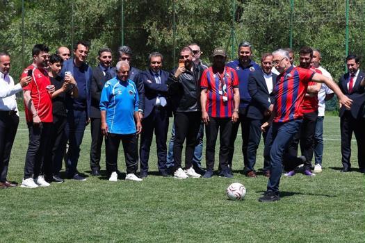 Bakan Işıkhan, Mardin 1969 Spor kampını ziyaret etti