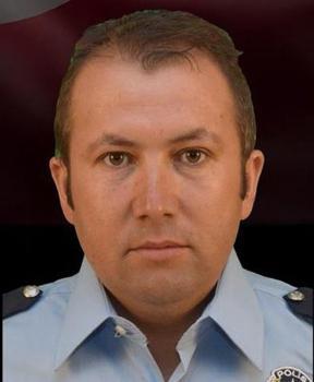 Evinde rahatsızlanıp hastaneye kaldırılan polis, hayatını kaybetti