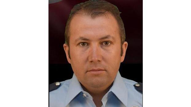 Evinde rahatsızlanıp hastaneye kaldırılan polis, hayatını kaybetti