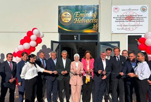 Bakan Göktaş, Emirdağ'da açılışlar yaptı