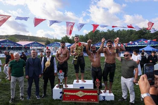 Arnavutköy Yağlı Güreşleri’nde 578 pehlivan er meydanında buluştu