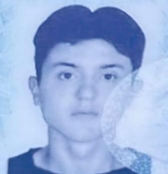 Otoyolda bariyerlere çarpan motosikletin sürücüsü öldü