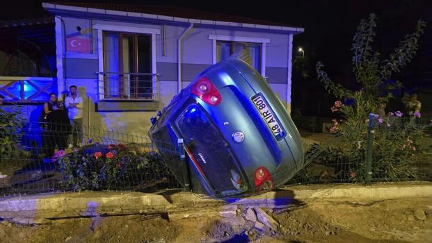 Takla atıp bahçeye giren otomobilin sürücüsü yaralandı