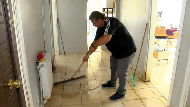 Büyükçekmece'de daireden akan su alt kattaki eve sızdı: 3 aydır çekpasla temizliyoruz