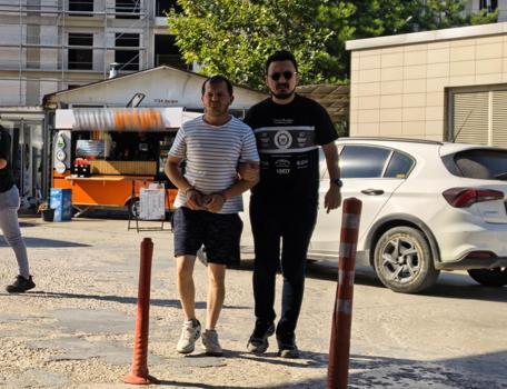 Polisten kaçan şüphelinin üzerinden ve aracından uyuşturucu çıktı