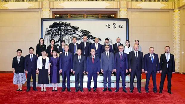 AYM Başkanı Özkaya ve beraberindeki heyetten Çin'e çalışma ziyareti