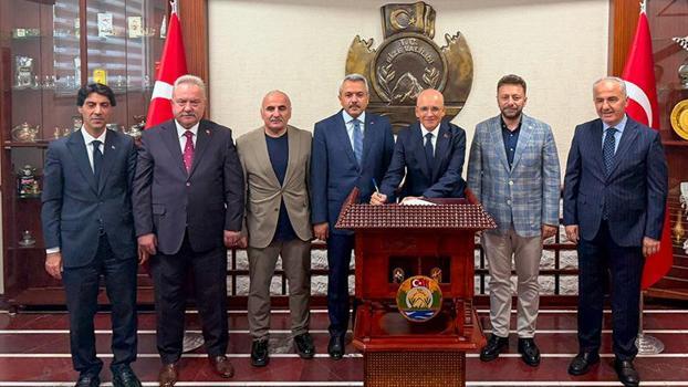 Bakan Şimşek Rize'de ziyaretlerde bulundu