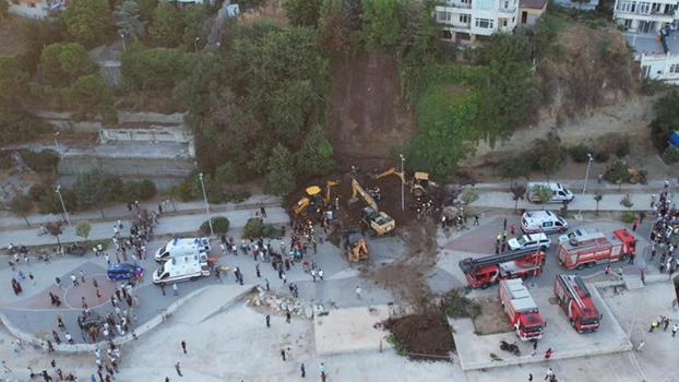 Büyükçekmece'de toprak kayması