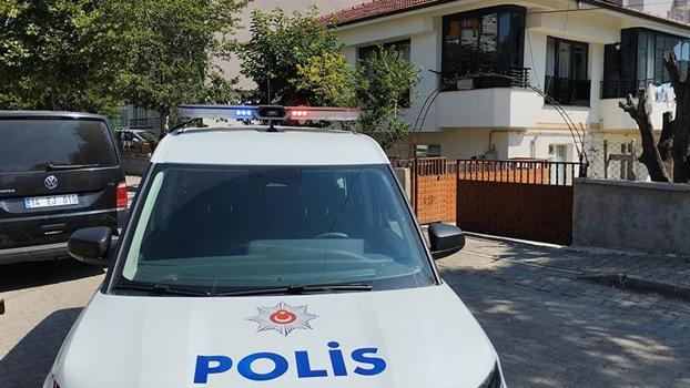Balkondan düşüp yaralandı