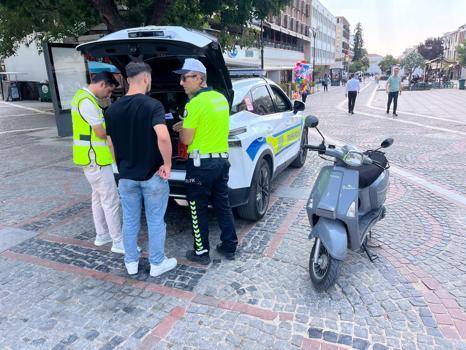 Edirne’de, motosiklet sürücülerine yönelik denetim devam ediyor