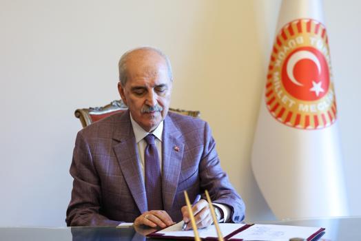 Kurtulmuş, 'Milli Dayanışma ve Toplumsal Bütünleşmenin Güçlendirilmesine Dair Kanun Teklifi'ni imzaladı