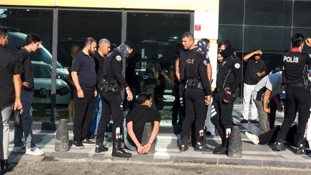 Şanlıurfa’da bıçaklı kavga; 3 yaralı, 4 gözaltı