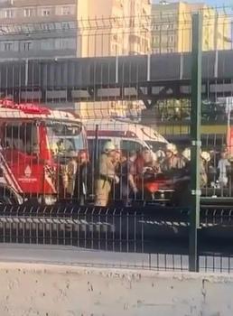 Bahçelievler'de metrobüsün çarptığı kadın ağır yaralandı