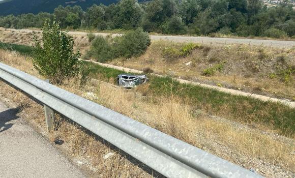 Tokat'ta otomobil devrildi: 2 yaralı