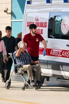 Ahşap kestiği sırada parmaklarını makineye kaptırdı