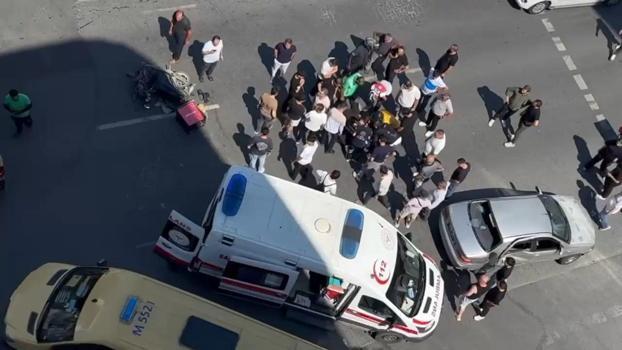 Avcılar’da otomobil ile çarpışan motosikletin sürücüsü ağır yaralandı