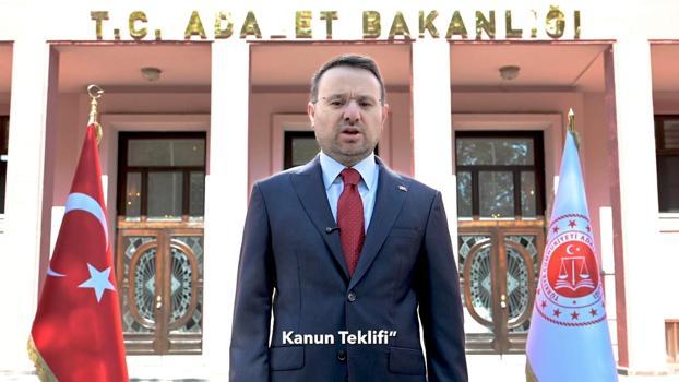 Bakan Gürlek: Şehitlerimizin aziz hatıralarını incitecek hiçbir tasarrufa izin verilmeyecek