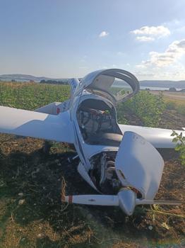 Çatalca'da eğitim uçuşunda sert iniş yapan uçakta hasar oluştu-1