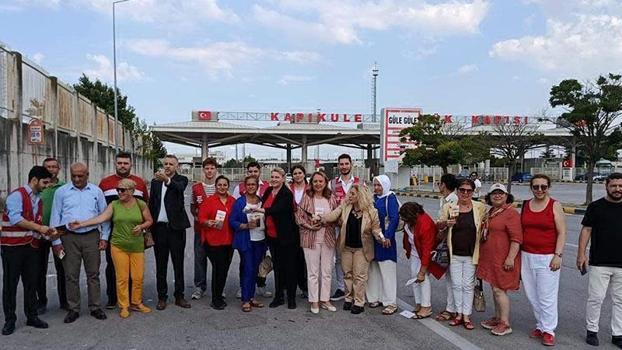 CHP'li Dinçer, Kapıkule'de gurbetçilerle buluştu
