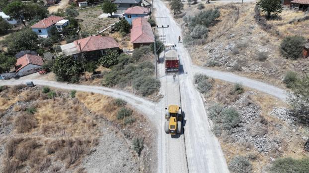 Yuntdağı'nda 10 kilometrelik yolda asfaltlama çalışması sürüyor