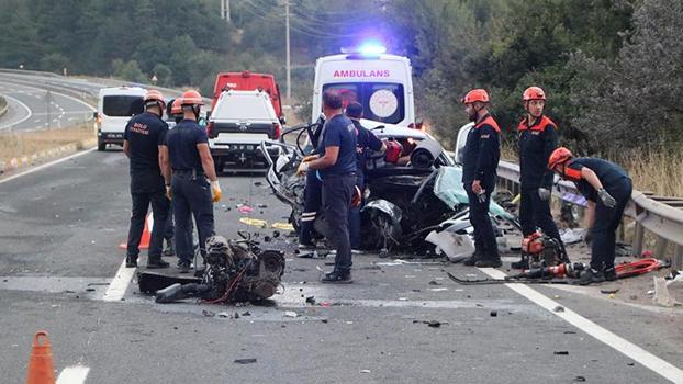Karşı şeride geçen otomobil, başka bir otomobille çapıştı: 1 ölü, 2 ağır yaralı