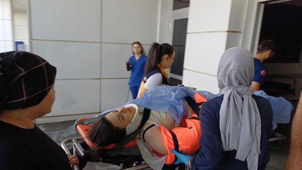 Cam silerken 3'üncü kattan düşüp ağır yaralandı