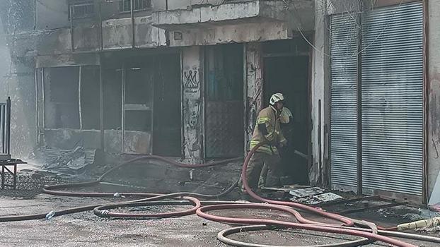 İzmir'de sünger deposunda yangın