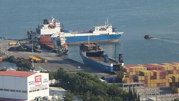 Dron saldırısında hasar gören 'Nadezhda' isimli gemi Samsun Limanı’na çekildi