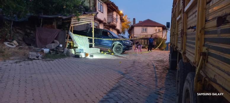Tartıştığı husumetlilerine tabancayla ateş açtı: 2 ölü