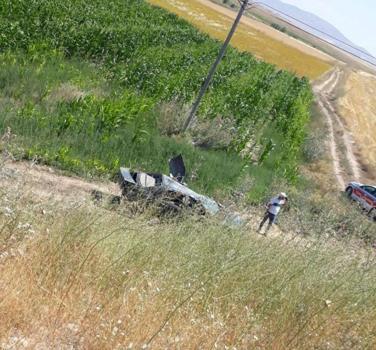 Kayseri'de tarlaya devrilen otomobildeki baba-oğul öldü