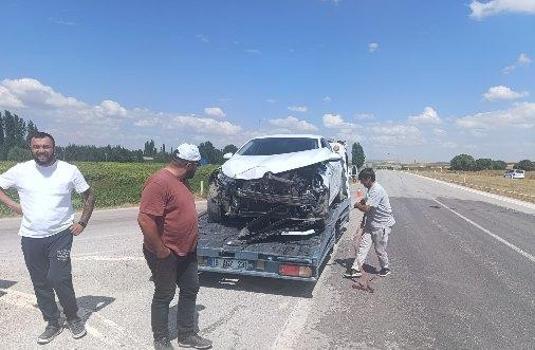 Çorum'da pikap ile otomobilin çarpıştığı kazada 2 yaralı