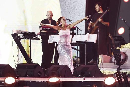 İstanbul Festivali’nde Semicenk ve Yıldız Tilbe sahne aldı