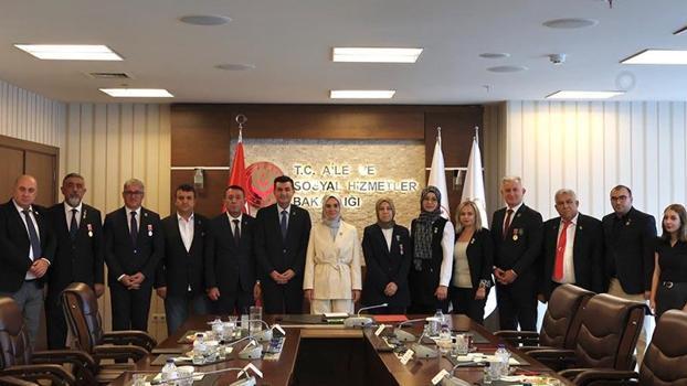 Bakan GöktaÅŸ, ÅŸehit aileleri ve gazilerle bir araya geldi