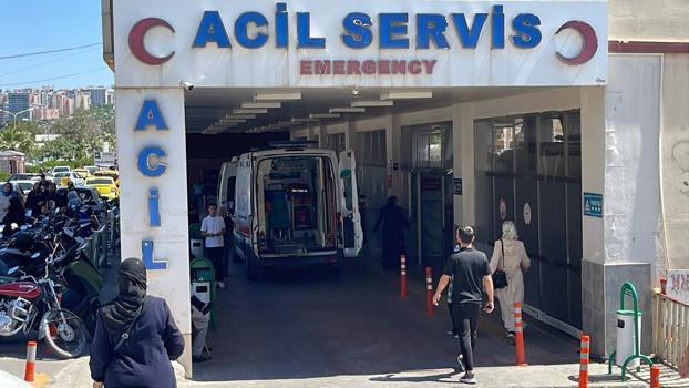 Yanan araçta 4 çocuk annesinin cesedi bulundu; 4 gözaltı